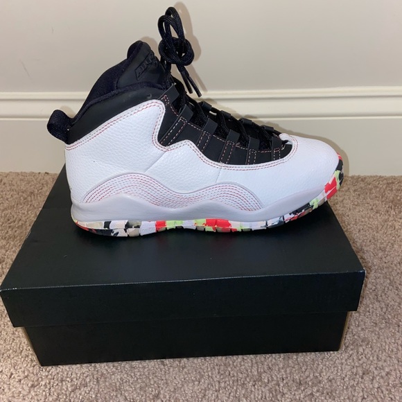 Air Jordan 10 Retro SE Barely Volt - Picture 7 of 8